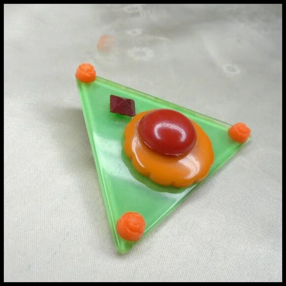 Retro Green Orange Triangle Brooch Made with Vintage Bakelite - Picture 3 of 11